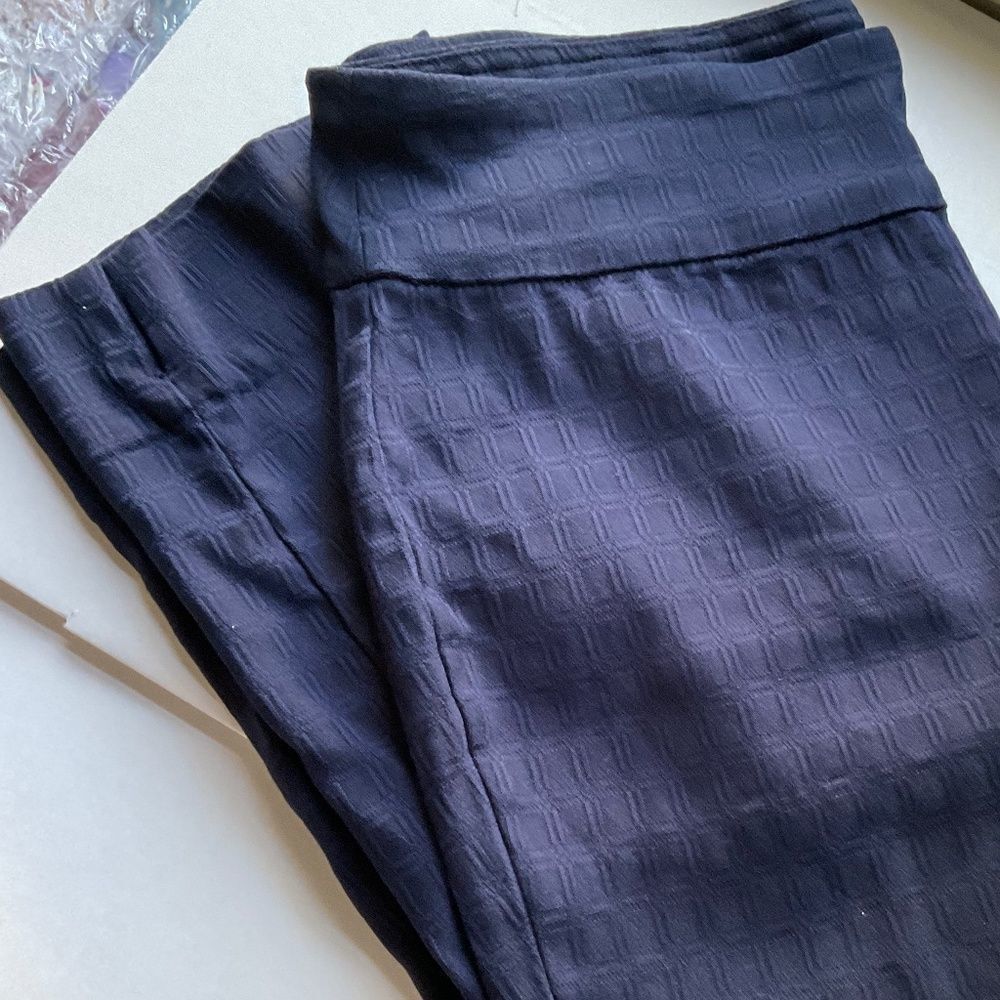 Navy Textured Stretch Capris size 14W